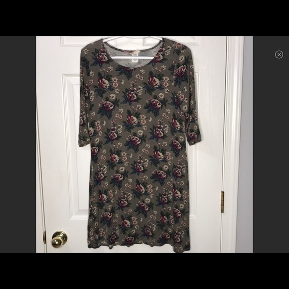 NATURAL LIFE Dresses & Skirts - RESERVED KRISTY, Natural Life Boutique Rayon Floral Dress